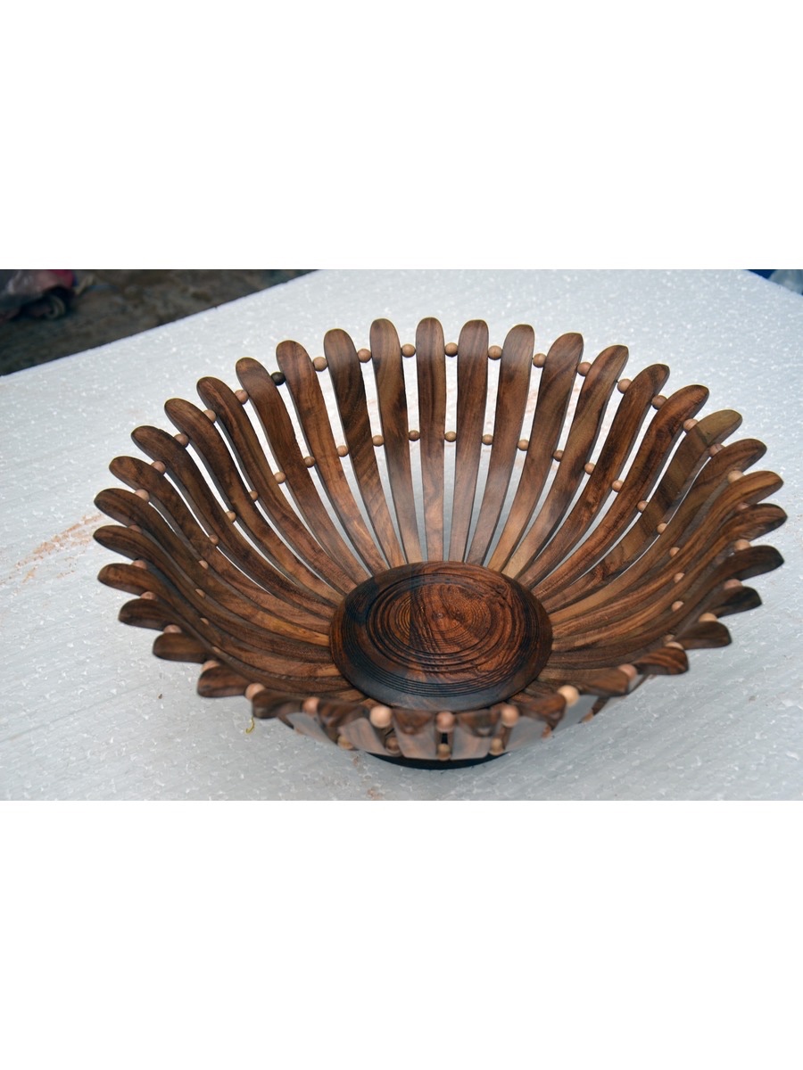 Spinning wooden fruit bucket