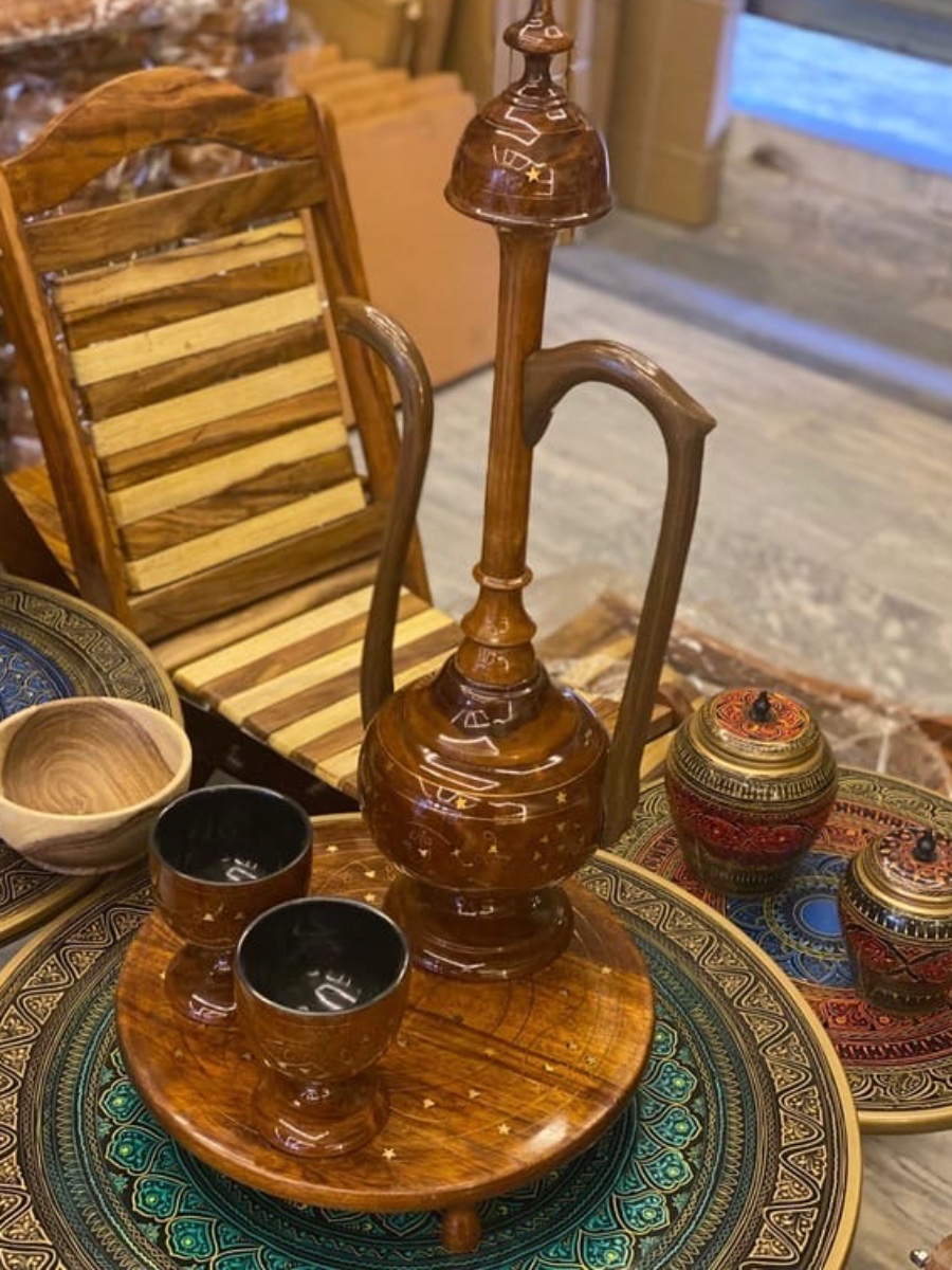 Artistic pitcher set